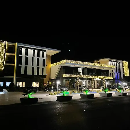 Deluxe And Spa Resort