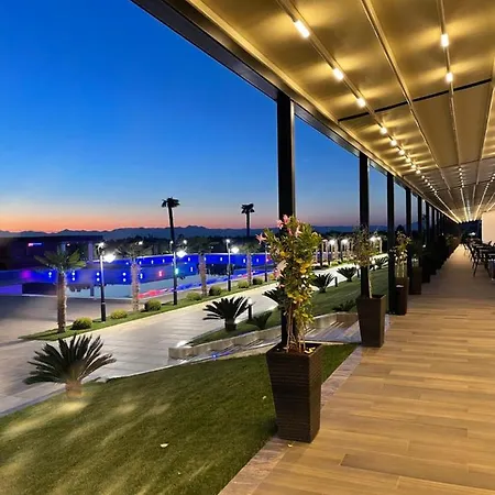 Resort Deluxe And Spa