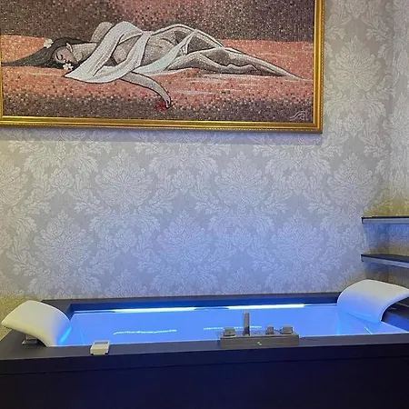 Deluxe And Spa
