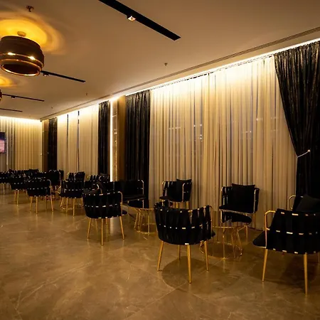 Resort Deluxe And Spa