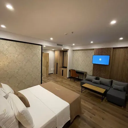 Üdülőközpont Deluxe And *