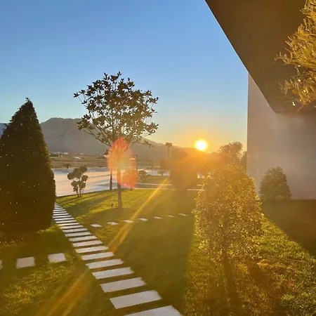 Deluxe And 리조트