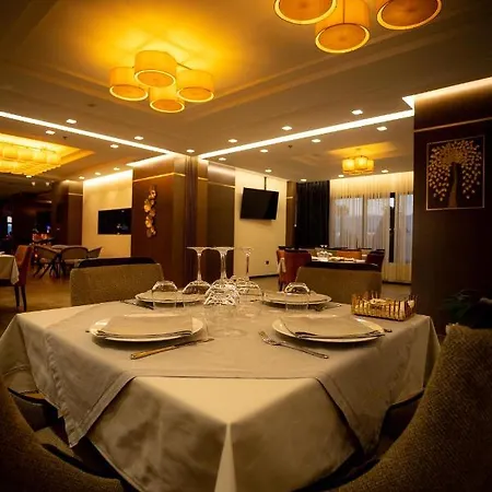 Deluxe And Üdülőközpont *