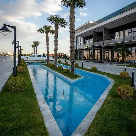 Üdülőközpont Deluxe And Koplik