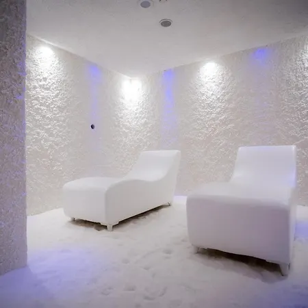 Üdülőközpont Deluxe And