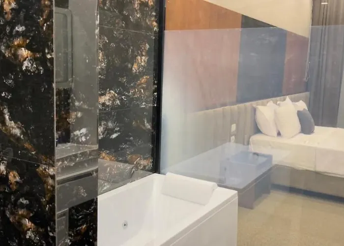 Rezort Deluxe And Koplik