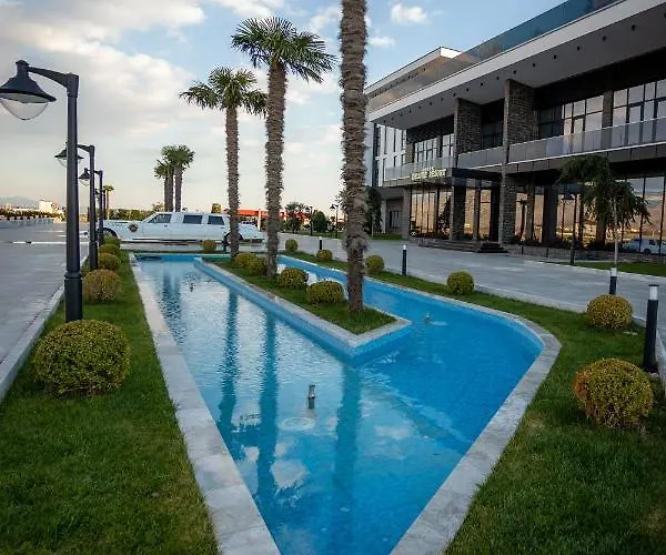 Rezort Deluxe And Koplik